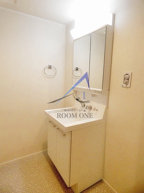 洗面設備　独立洗面台です。