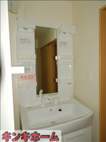 洗面設備　写真は別のお部屋です。