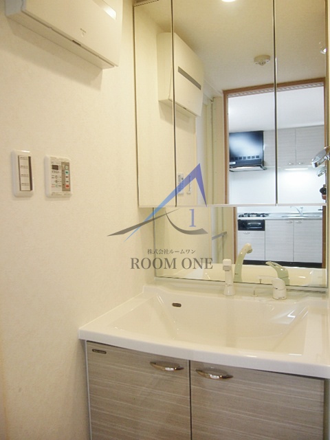 洗面設備　独立洗面台です。