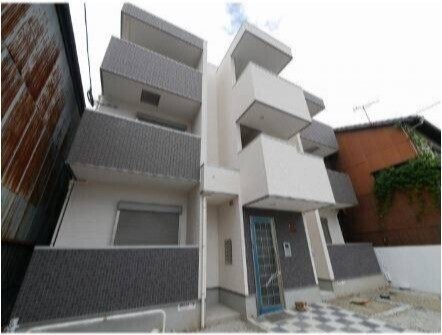 建物外観　オートロックもついてます