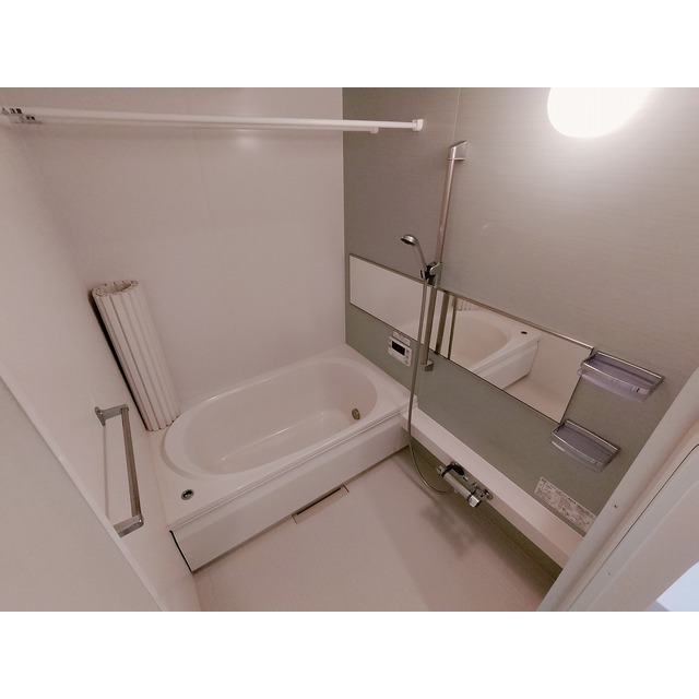 バス・シャワールーム　追い焚き、浴室乾燥機能付