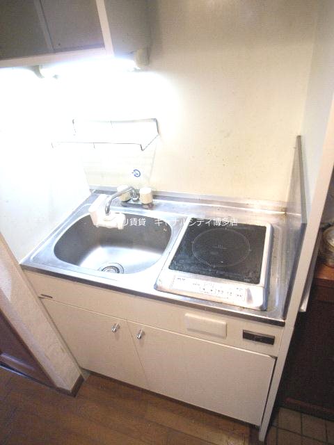 キッチン　別号室イメージ画像。現況を優先いたします。