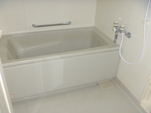 バス・シャワールーム　もちろん追い焚き機能付き