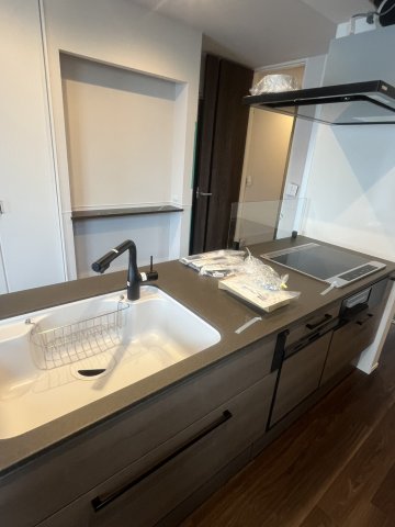 キッチン　広々としたお部屋でゆったりと快適に過ごせます♪