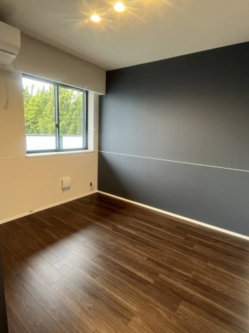 その他部屋・スペース　リビングには床暖房付きで冬も暖かく過ごせます♪