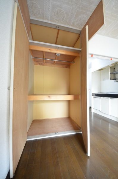 収納　☆押し入れ型なのでたくさん入ります☆