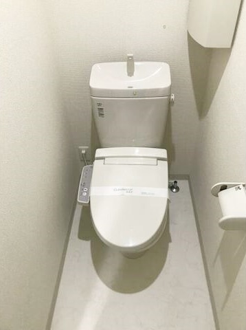 トイレ　嬉しい温水洗浄便座♪