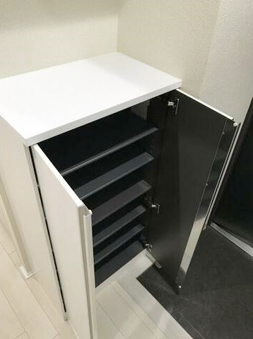 玄関　便利なカウンター型シューズボックスです♪