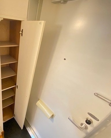 玄関　同タイプ部屋の写真となり設備等は現況と異なる場合があります。