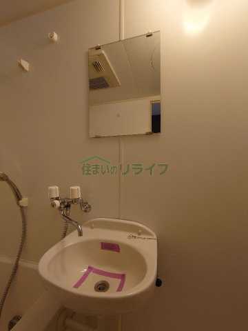 洗面設備　別部屋参考写真です