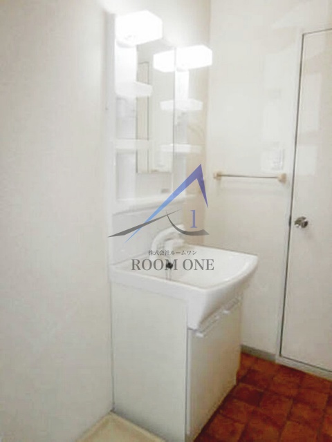 洗面設備　独立洗面台です。