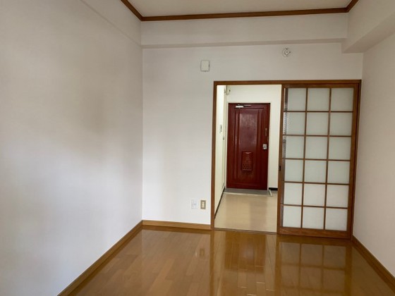 居室・リビング　※別号室の写真です