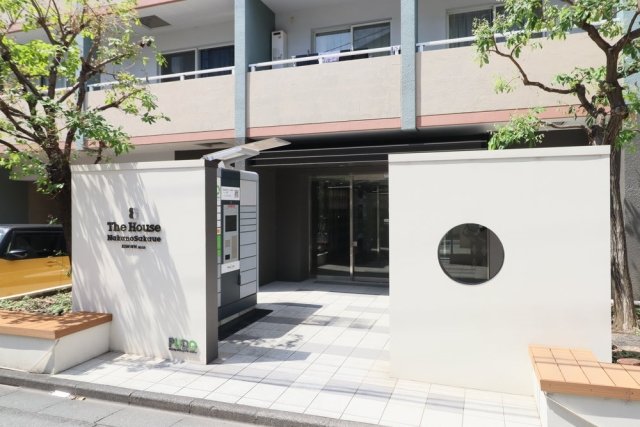 エントランス　建物の内部です