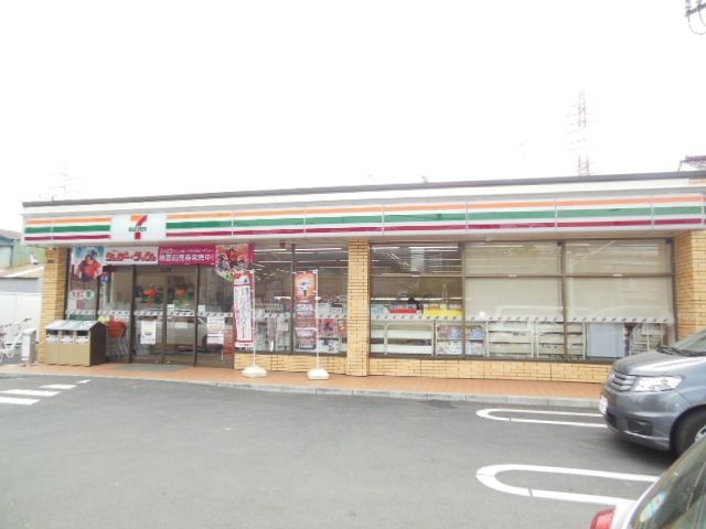 コンビニ　セブンイレブン横浜日吉宮前店（コンビニ）まで434m