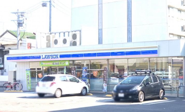 コンビニ　ローソン 北区金城町店（コンビニ）まで50m