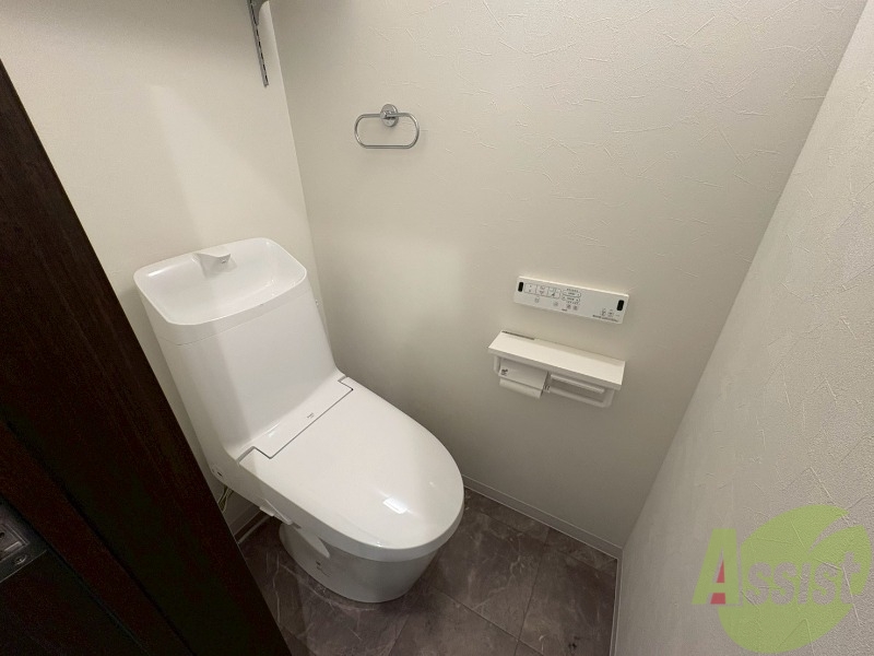 トイレ　トイレにウォシュレットが付いてるのは嬉しいですね。