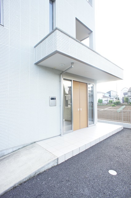 エントランス　オートロック付きです