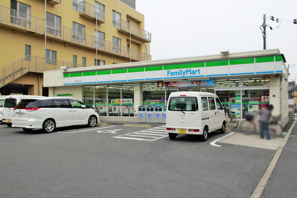 コンビニ　ファミリーマート長岡京久貝店（コンビニ）まで120m