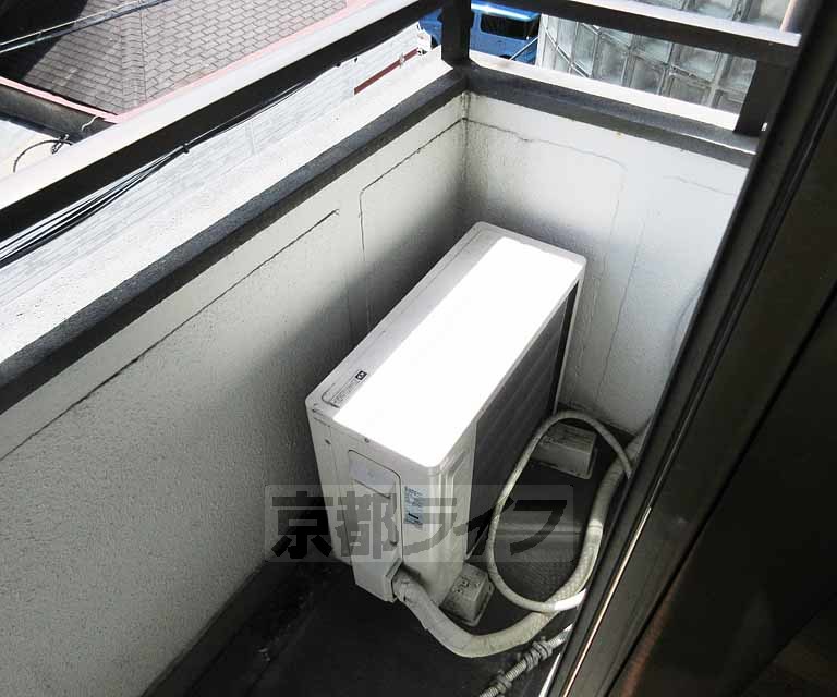 バルコニー　室外機