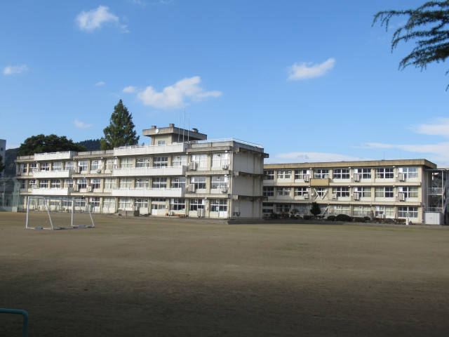 中学校　福島市立第二中学校（中学校）まで800m
