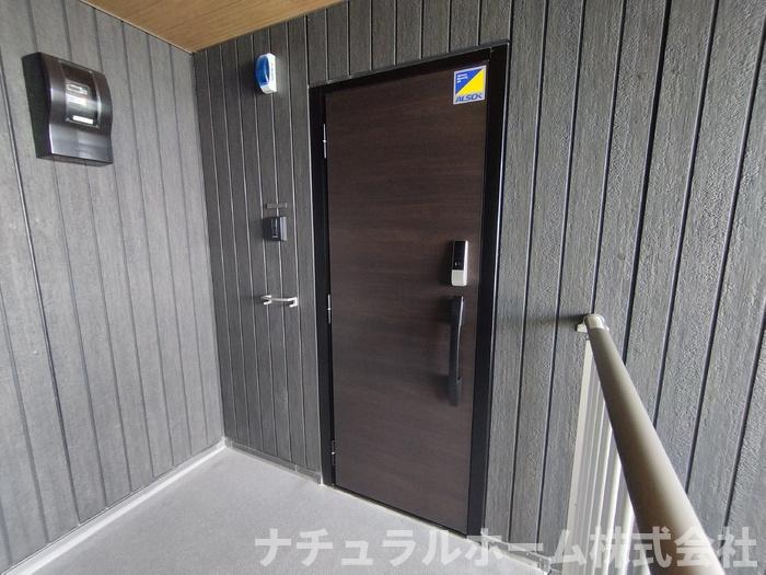 玄関　玄関ドア