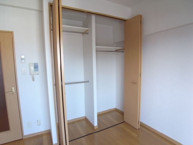 収納　クローゼット