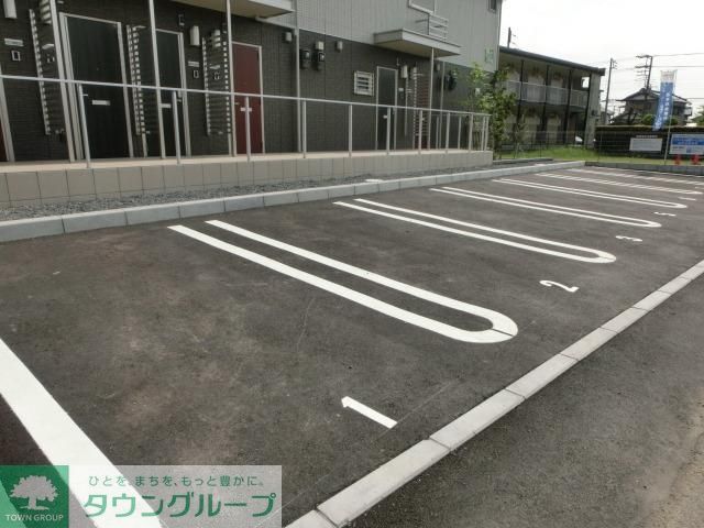 駐車場　敷地内駐車場完備
