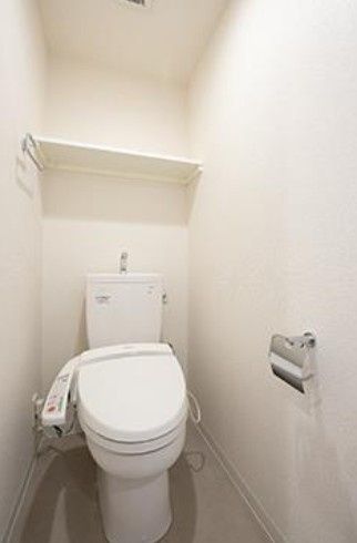 トイレ　同タイプ部屋　参考写真です