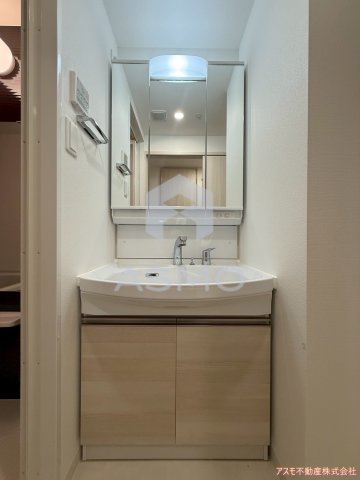 洗面設備　同マンション別部屋参考写真