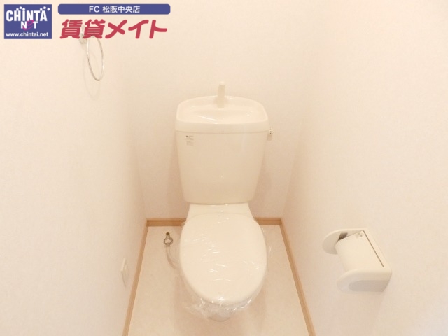 トイレ　別部屋同タイプです