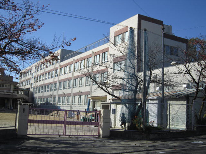小学校　八事東小学校（小学校）まで320m