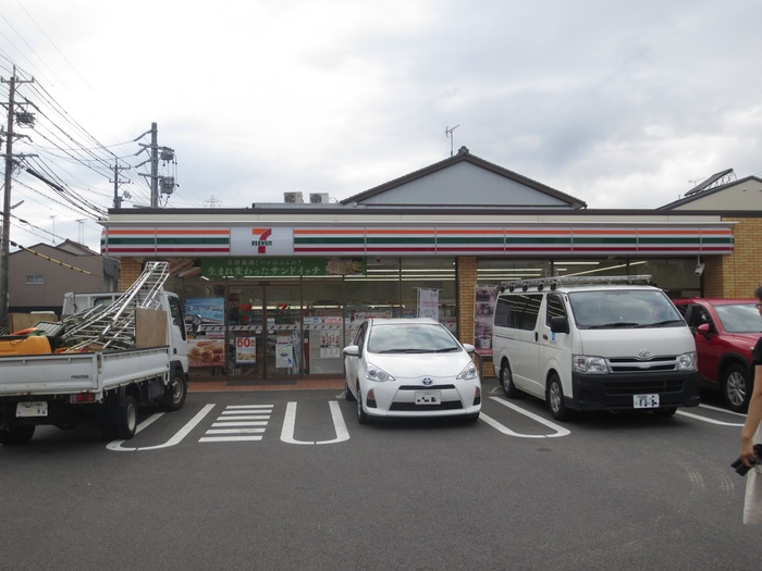 コンビニ　レブンイレブン（コンビニ）まで280m