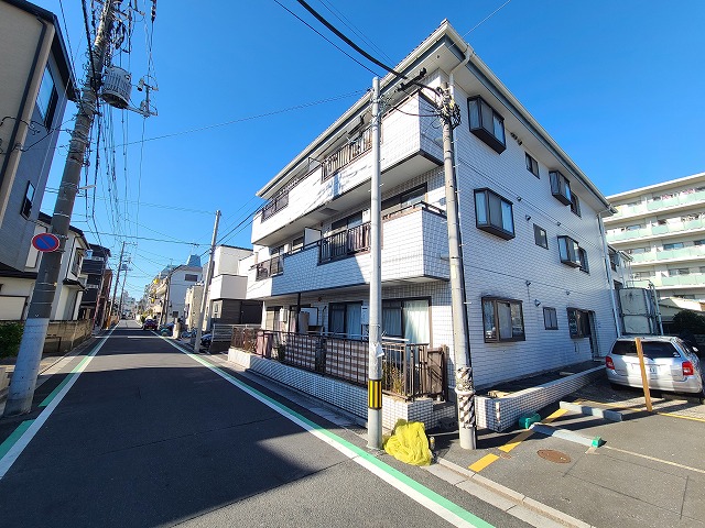 建物外観　★鉄骨造３階建てマンション！外観です。★