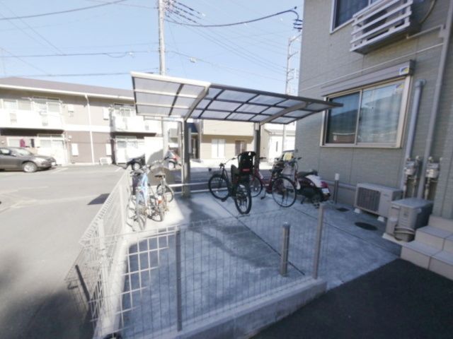 その他共有部分　★屋根付きの駐輪場です★