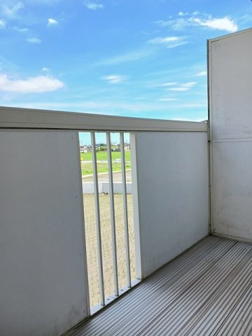 バルコニー　外からの目が気にならないバルコニーで洗濯物が干せます