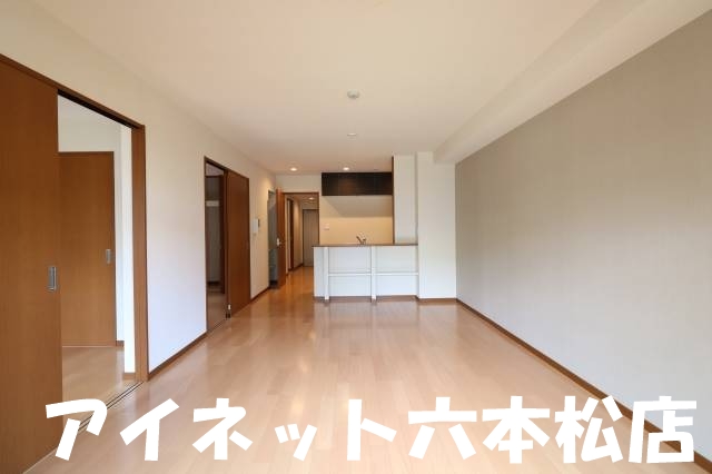 居室・リビング　広々としていいですね。