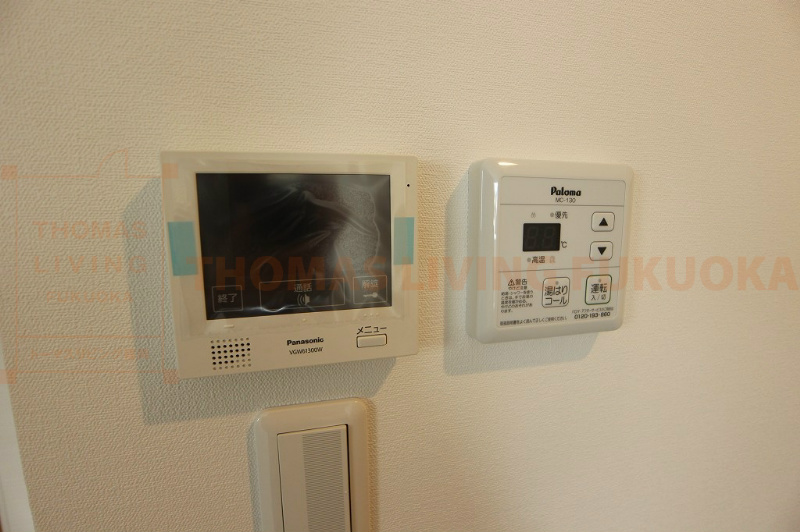セキュリティ　モニターホンでドアを開ける前に来客者の顔を確認できます。
