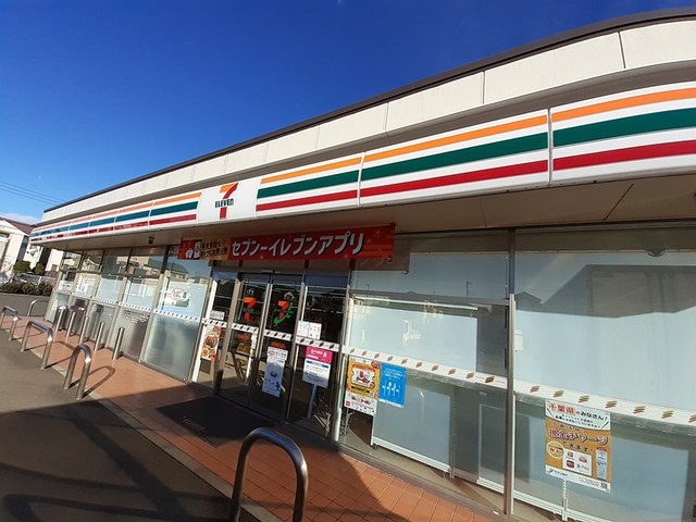 コンビニ　セブンイレブン（コンビニ）まで383m