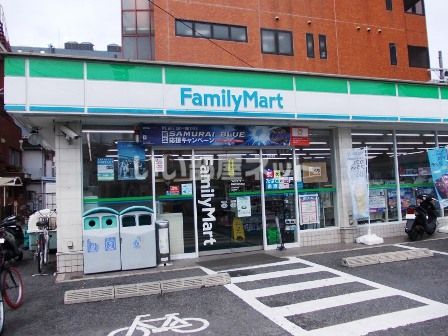 コンビニ　ファミリーマート 富田林若松町店（コンビニ）まで682m