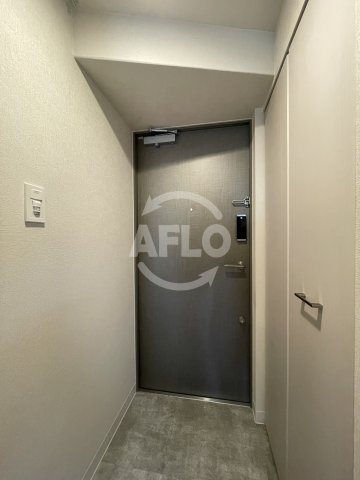 玄関　エスリードレジデンス大阪福島サウスフラッツ　玄関