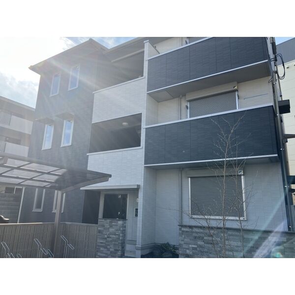 建物外観　安心のオートロック付きです☆
