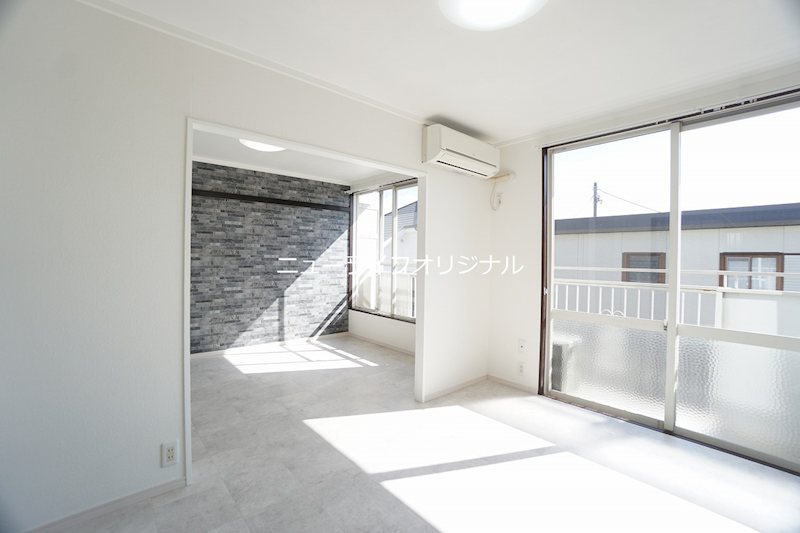 居室・リビング　洋室にはエアコンが備え付けです♪