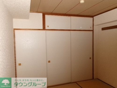 収納　押入