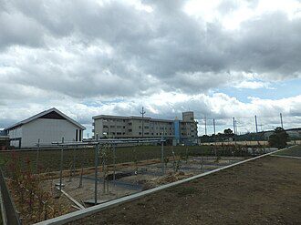 中学校　滝野中学校（中学校）まで2798m