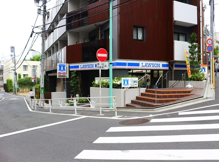 コンビニ　ローソン渋谷南平台店（コンビニ）まで7m
