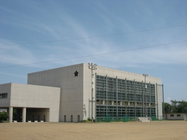 中学校　瑞穂市立穂積中学校（中学校）まで2100m