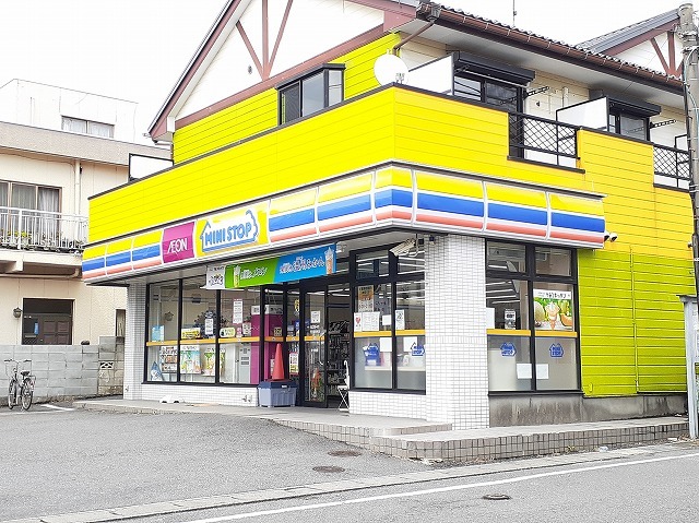 コンビニ　ミニストップ（コンビニ）まで750m