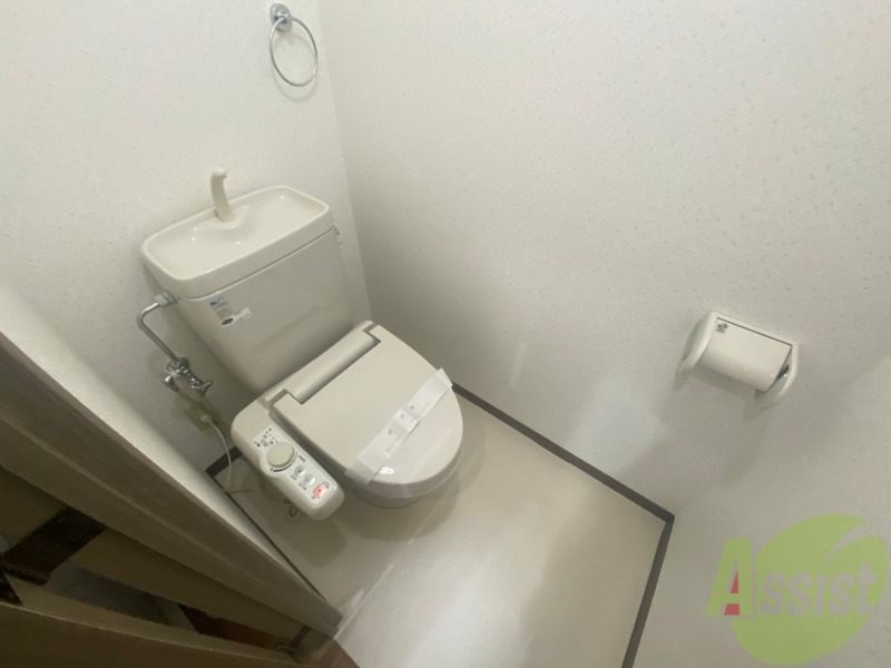 トイレ　ウォシュレット機能がついたトイレ。安心して使用できますね。