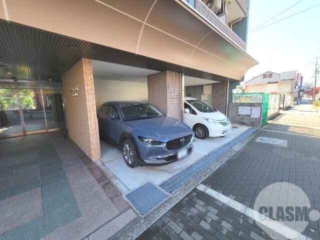 駐車場　敷地内駐車場