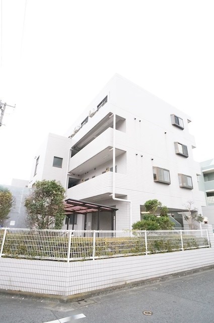 建物外観　オートロックあり♪